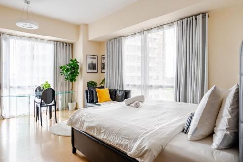 Avant at the Fort King bed Central 5mins to Highstreet BGC