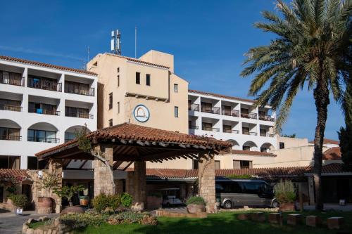 Coral Beach Hotel & Resort