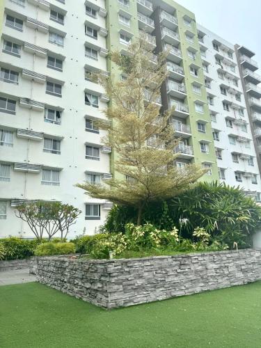 Urban Boho Oasis1 Studio With Balcony