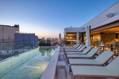 VITA Hotel & Rooftop