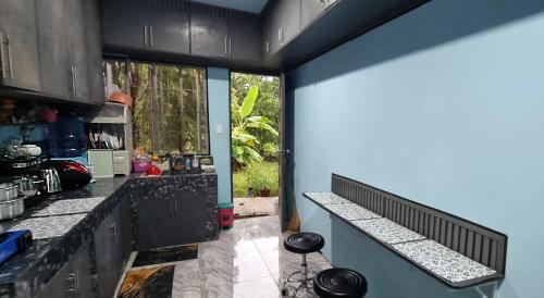 Sarah's Garden BnB & BnB Spa Family room with livingroom