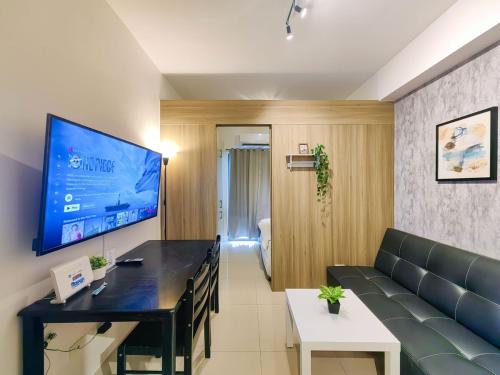 1BR Condotel with Balcony at FAME Residences #FM03-1