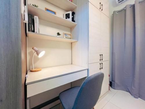 1BR Condotel with Balcony at FAME Residences #FM28-1