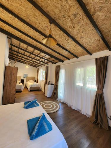 Erdem Ciftligi/ Ephesus Arena