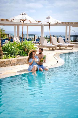 WellClub - Family Wellness & Sea View Suites