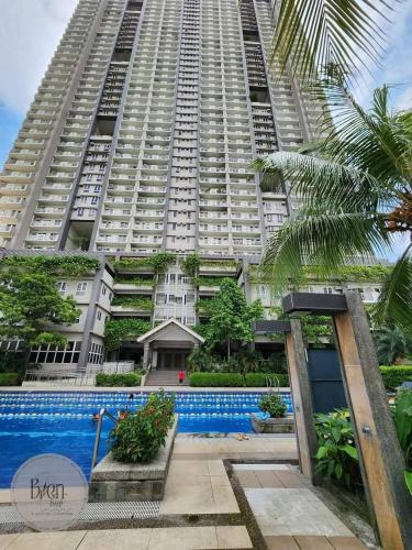 Zinnia Tower 2br condo with QC Cityview