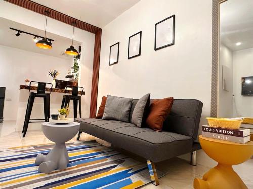 The Lounge Titanium by KRD