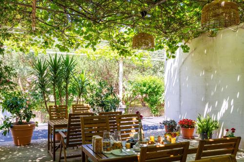 Francesca Guesthouse