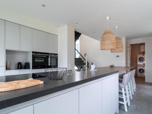 Villa with private pool on the Veerse Meer, cleaning included