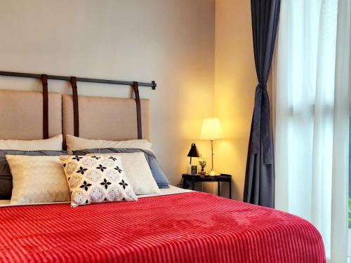 Shopping Haven across Uptown Mall and Mitsukoshi Mall FREE Parking with Washer