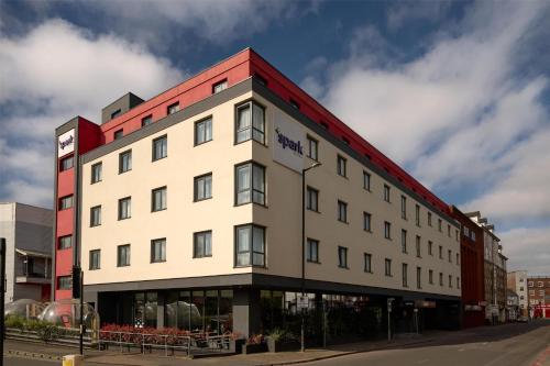 Spark by Hilton Luton
