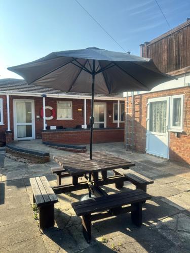 The Clarendon Lodge
