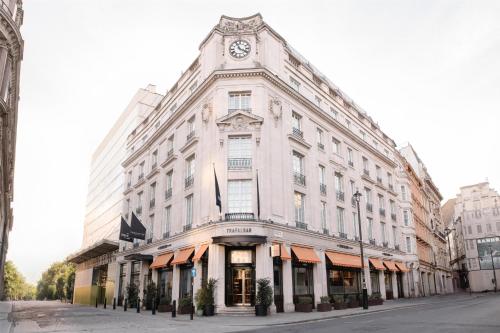 The Trafalgar St. James London, Curio Collection by Hilton