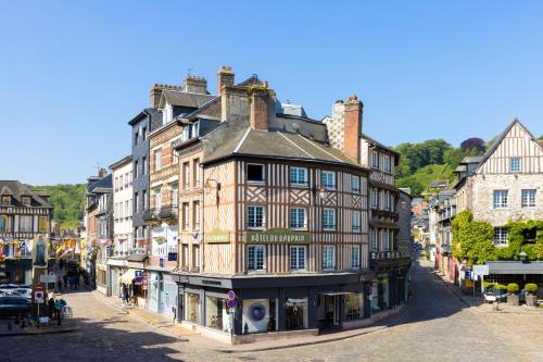 Hotels Le Du Dauphin Les Logis
