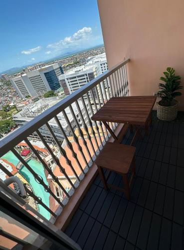 Amazing Sunrise Venice Grand Canal Balcony, Xbox Series X console with Game Pass Ultimate, FREE coffee, Pool, Gym & Sauna, 5 mins to BGC