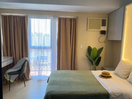 Awesome Sunset View in Venice Mall Suite with PS5 30th edition, Walk to Everything, 5 mins away to BGC, DisneyPlus, Prime Video, HBO Max