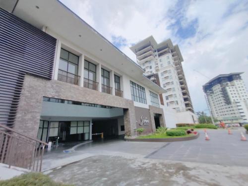 Serin West Tagaytay