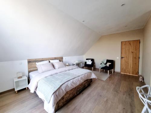 Les Arbres sous le vent à 10 min de Pairi Daiza