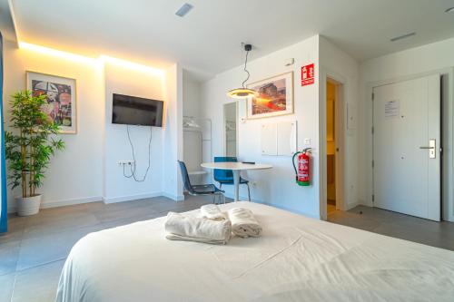 Edificio Santiago by Plaza Mayor Apartamentos