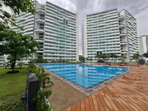 Arlene's Studio Apartment