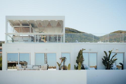 We Surf House