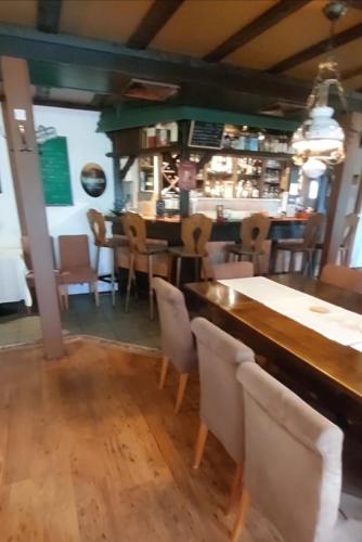 Cronin's Café & Guesthouse