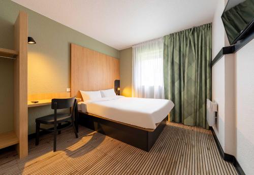 B&B HOTEL Calais Centre Saint-Pierre