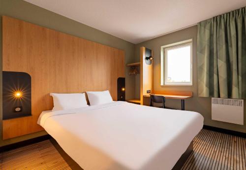 B&B HOTEL Calais Centre Saint-Pierre