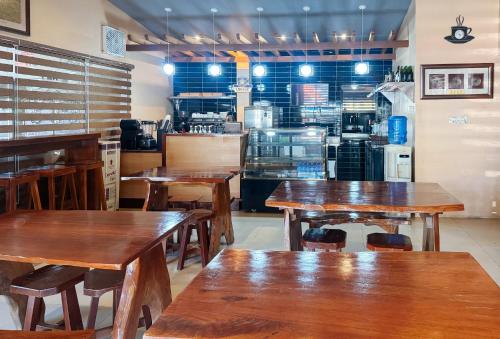 Sta Cruz Naga City by Reddoorz