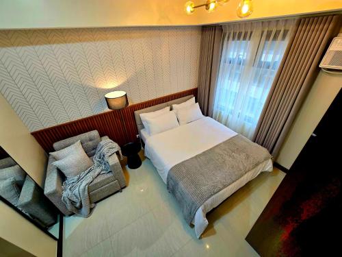 Aurora Escalades Haven 1