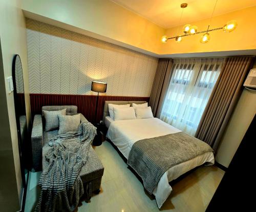 Aurora Escalades Haven 1