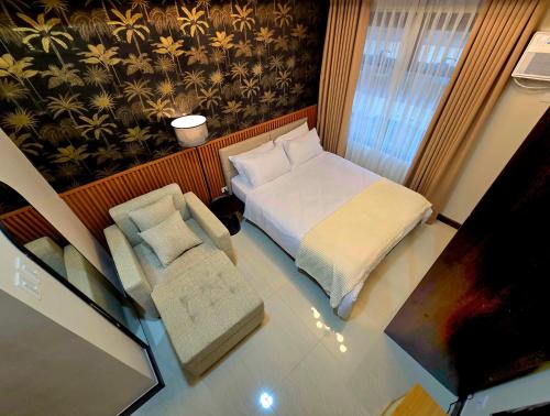 Aurora Escalades Haven 2