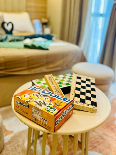 Staycation in viceroy mckinley near venice grand canal