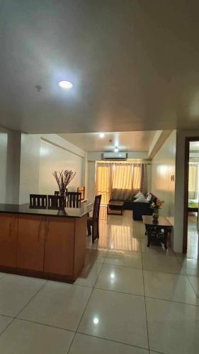 1148a 3br 1-king size 1queen size 2 double size 2-single size 1-extra matress Moa view