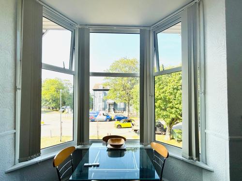 Springfield Holiday Apartments