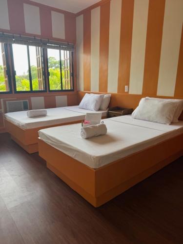 Stefanie Grace Paradise Inn