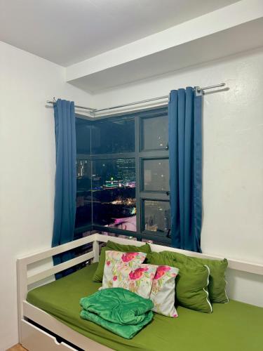 2BR w Balcony in Araneta, Cubao w Pool and Gym - Porto Vita