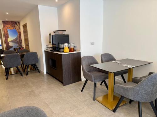 Blu Waters Boutique Hotel