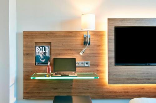 Moxy London Heathrow Airport