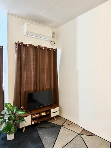 Lees Transient Unit 5