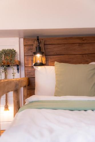 CABIN STUDIO in KL TOWER, Greenbelt, Makati! Max Capacity 6 pax