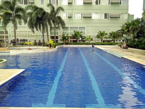 1BR Condotel Ridgewood Towers Near BGC Airport #RW17
