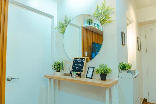 Consider It Yours - Stay Cozy with City Views