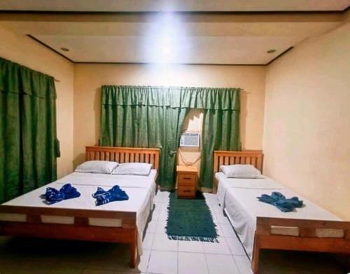 Dela-Chen Roadside Hostel