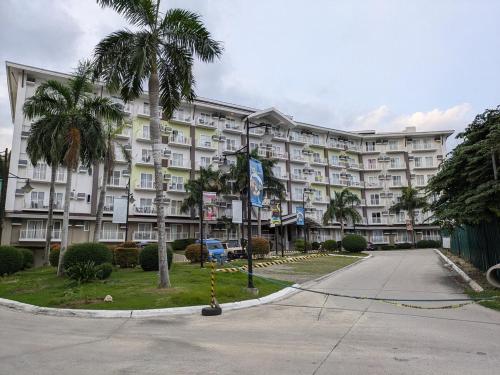 Luxury Budget one Bedroom with living room and Kitchen Rest and fly at Amani Grand Resort