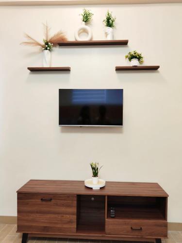 Cozy Studio Room with Balcony in Iloilo City Condo