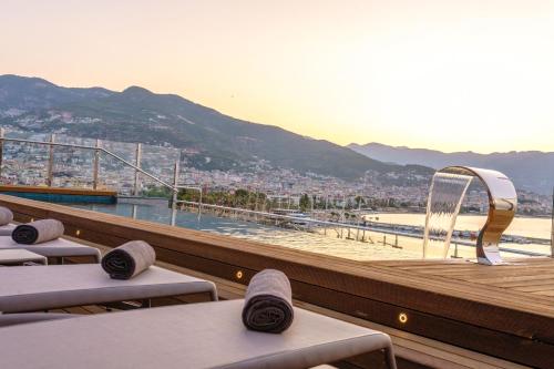 Numa Port Hotel