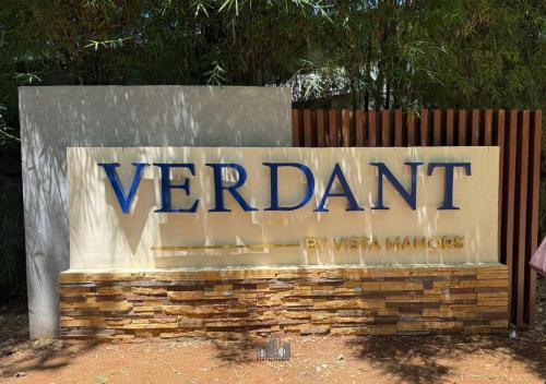 Palawan Luxury Stay with Balcony, Free Gym & Pool - B1 5Topaz