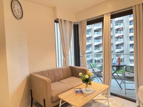 300 Mbps WiFi , Netflix , Coffee machine , Tambuli