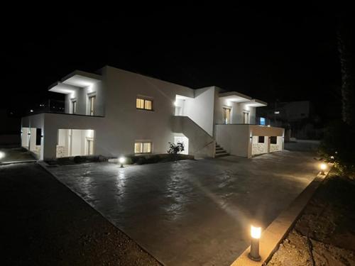 Haralambos Apartments